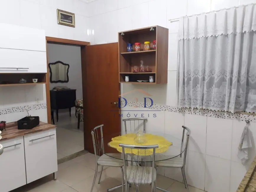 Casa com 3 quartos à venda, 175m2 em Atibaia - SP - imagem 5 Foto 5 de Casa com 3 quartos à venda, 175m2 em Atibaia - SP