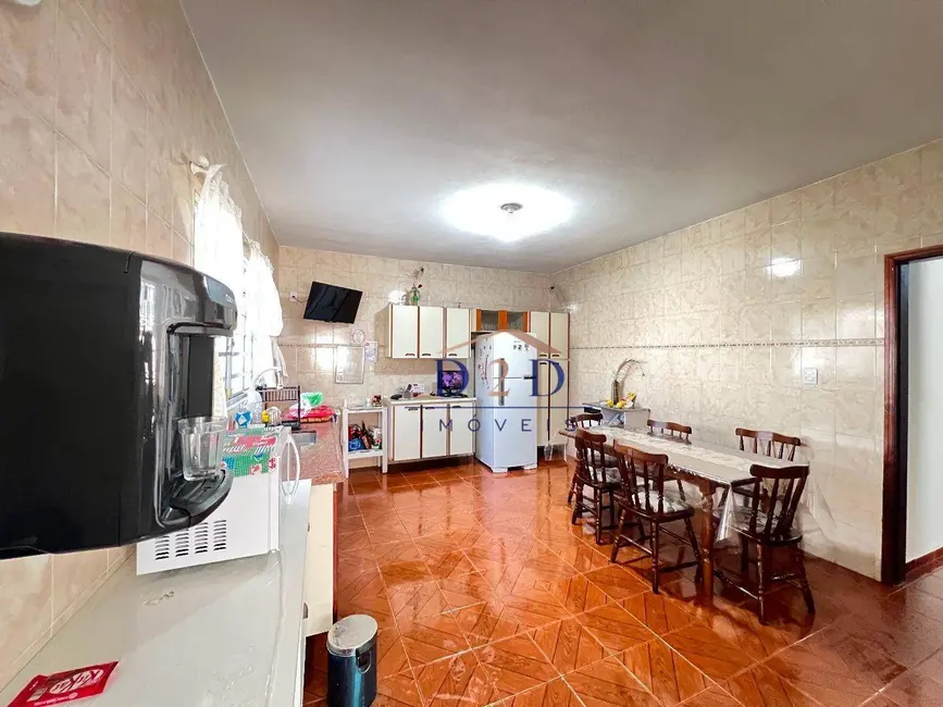 Foto 2 de Casa com 4 quartos à venda, 360m2 em Jardim dos Pinheiros, Atibaia - SP