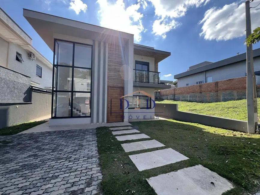 Casa de Condomínio com 3 quartos à venda, 300m2 em Atibaia - SP - imagem 1 Foto 1 de Casa de Condomínio com 3 quartos à venda, 300m2 em Atibaia - SP