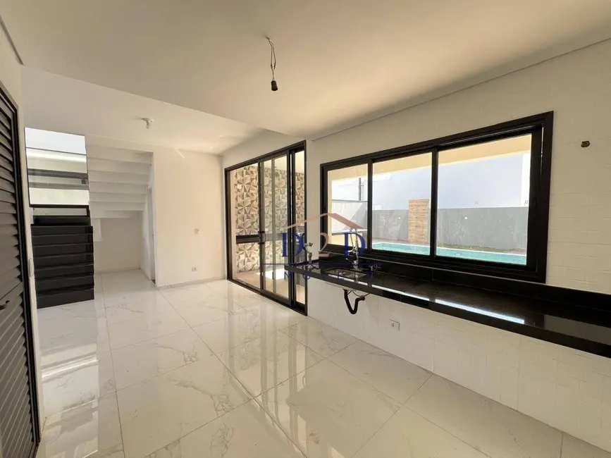 Casa de Condomínio com 3 quartos à venda, 300m2 em Atibaia - SP - imagem 5 Foto 5 de Casa de Condomínio com 3 quartos à venda, 300m2 em Atibaia - SP