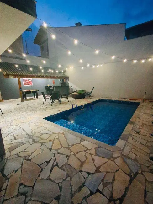 Foto 8 de Casa com 3 quartos à venda, 300m2 em Recreio Maristela, Atibaia - SP