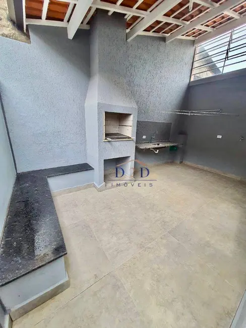 Foto 3 de Casa com 2 quartos à venda, 150m2 em Atibaia - SP