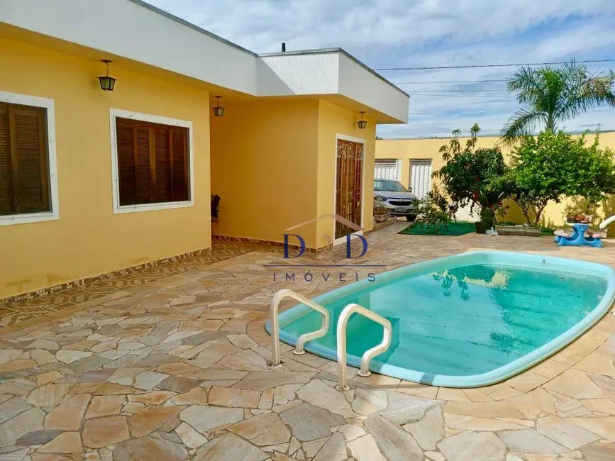 Foto 1 de Casa com 3 quartos à venda, 300m2 em Nova Cerejeira, Atibaia - SP