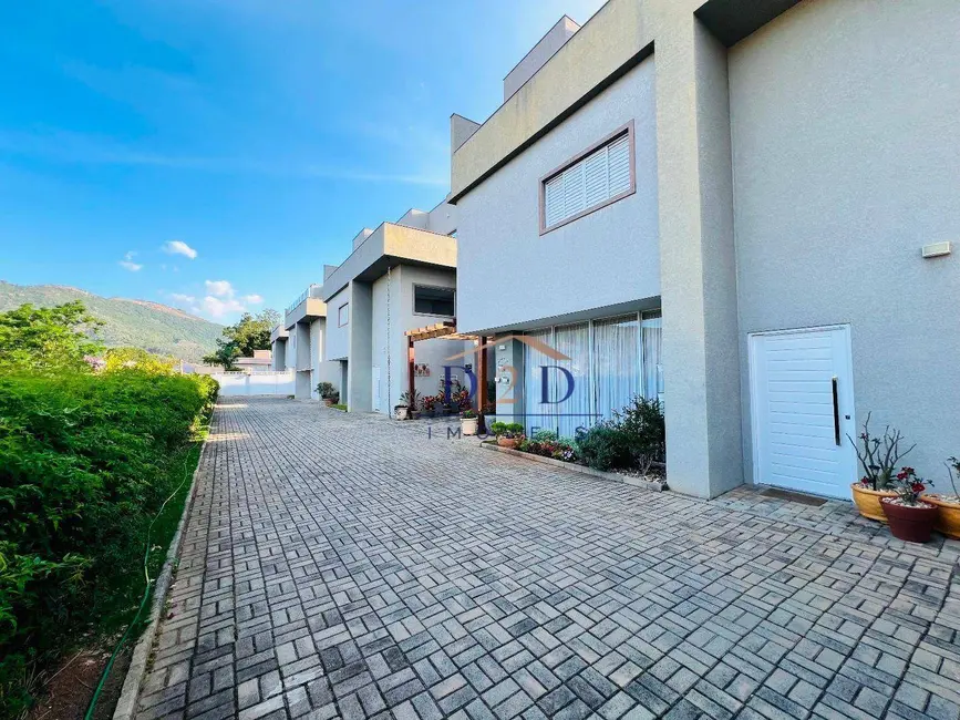 Foto 4 de Casa com 5 quartos à venda, 180m2 em Vila Petrópolis, Atibaia - SP