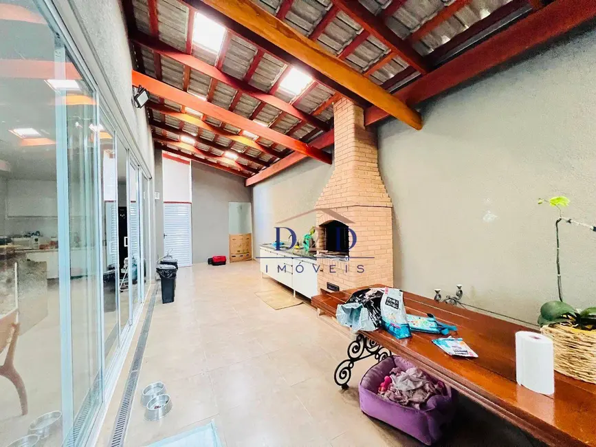 Foto 9 de Casa com 5 quartos à venda, 180m2 em Vila Petrópolis, Atibaia - SP