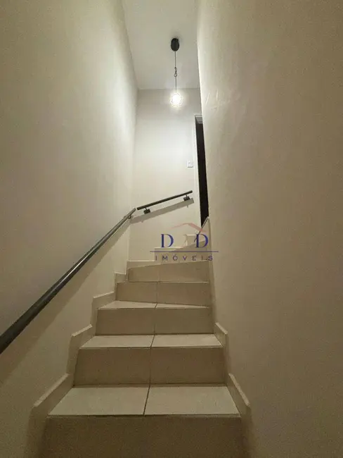 Casa de Condomínio com 2 quartos à venda, 74m2 em Jardim Santo Antônio, Atibaia - SP - imagem 4 Foto 4 de Casa de Condomínio com 2 quartos à venda, 74m2 em Jardim Santo Antônio, Atibaia - SP