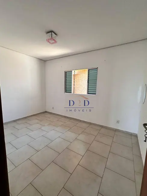 Casa com 3 quartos à venda, 253m2 em Jardim Santo Antônio, Atibaia - SP - imagem 2 Foto 2 de Casa com 3 quartos à venda, 253m2 em Jardim Santo Antônio, Atibaia - SP