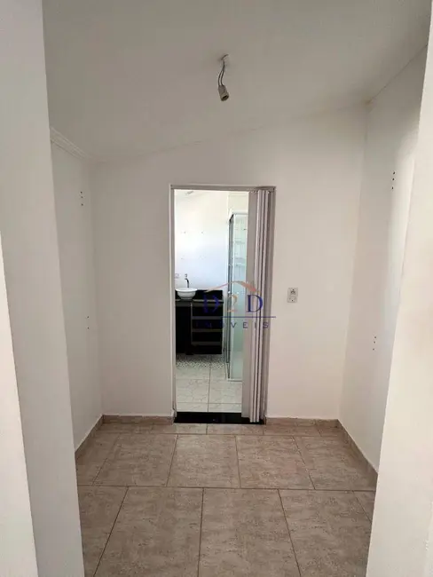 Casa com 3 quartos à venda, 253m2 em Jardim Santo Antônio, Atibaia - SP - imagem 4 Foto 4 de Casa com 3 quartos à venda, 253m2 em Jardim Santo Antônio, Atibaia - SP