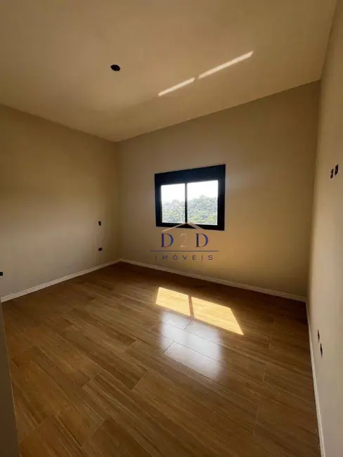 Foto 2 de Casa com 3 quartos à venda, 180m2 em Jardim das Cerejeiras, Atibaia - SP