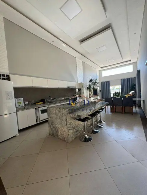 Foto 3 de Casa com 3 quartos à venda, 480m2 em Jardim dos Pinheiros, Atibaia - SP