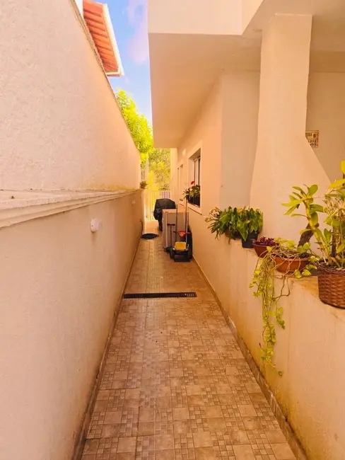 Casa de Condomínio com 3 quartos à venda, 300m2 em Rio Abaixo, Atibaia - SP - imagem 4 Foto 4 de Casa de Condomínio com 3 quartos à venda, 300m2 em Rio Abaixo, Atibaia - SP