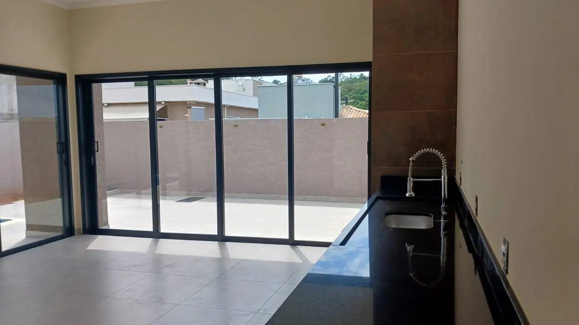Foto 2 de Casa de Condomínio com 3 quartos à venda, 300m2 em Rio Abaixo, Atibaia - SP