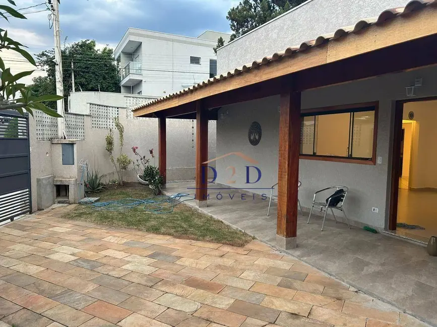 Casa com 3 quartos à venda, 270m2 em Jardim do Lago, Atibaia - SP - imagem 1 Foto 1 de Casa com 3 quartos à venda, 270m2 em Jardim do Lago, Atibaia - SP