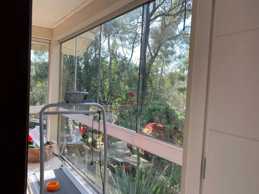 Casa com 4 quartos à venda, 239m2 em Canela - RS - imagem 9 Foto 9 de Casa com 4 quartos à venda, 239m2 em Canela - RS