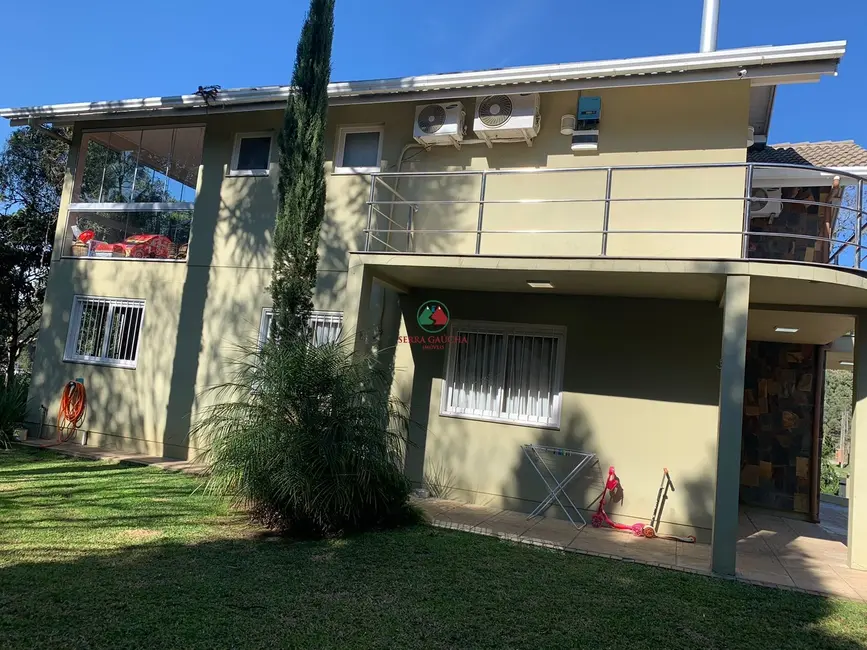 Casa com 4 quartos à venda, 239m2 em Canela - RS - imagem 8 Foto 8 de Casa com 4 quartos à venda, 239m2 em Canela - RS