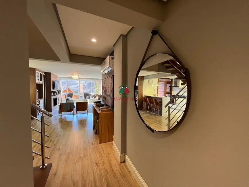 Apartamento com 4 quartos à venda, 311m2 em Centro, Gramado - RS - imagem 3 Foto 3 de Apartamento com 4 quartos à venda, 311m2 em Centro, Gramado - RS