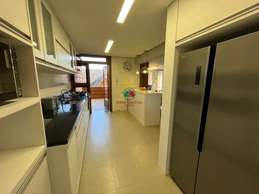 Apartamento com 4 quartos à venda, 311m2 em Centro, Gramado - RS - imagem 6 Foto 6 de Apartamento com 4 quartos à venda, 311m2 em Centro, Gramado - RS