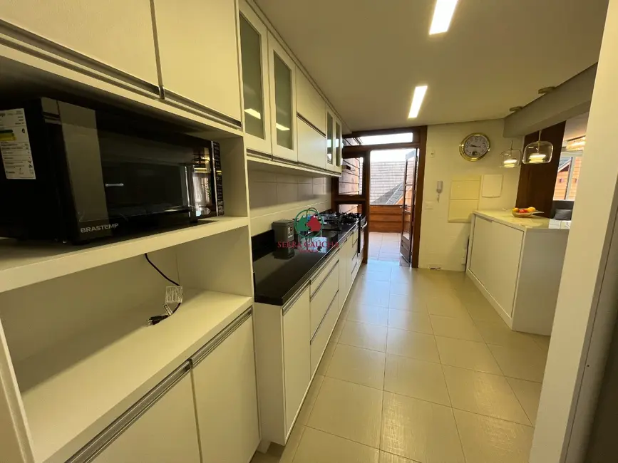 Apartamento com 4 quartos à venda, 311m2 em Centro, Gramado - RS - imagem 7 Foto 7 de Apartamento com 4 quartos à venda, 311m2 em Centro, Gramado - RS