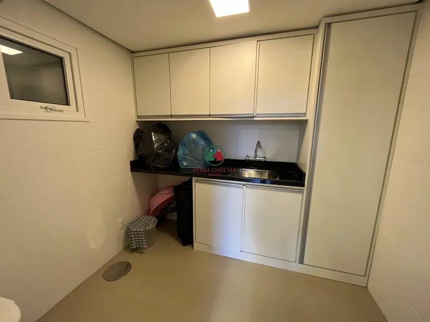 Apartamento com 4 quartos à venda, 311m2 em Centro, Gramado - RS - imagem 8 Foto 8 de Apartamento com 4 quartos à venda, 311m2 em Centro, Gramado - RS