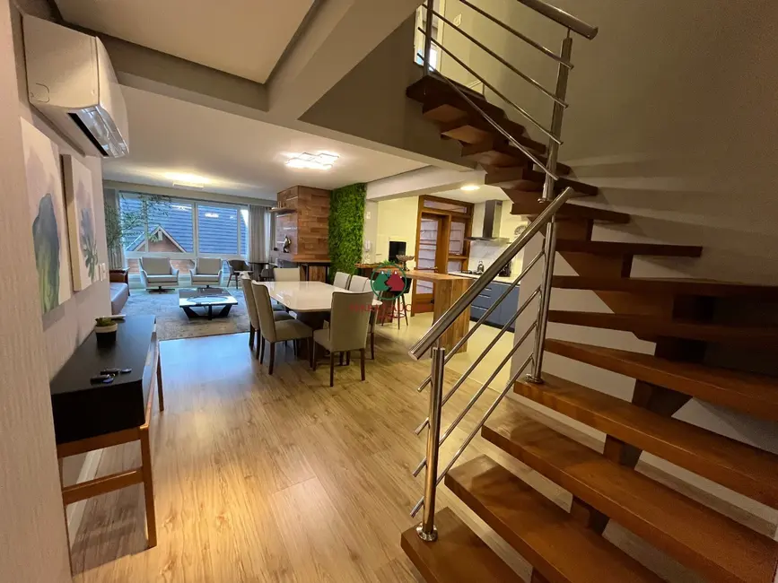 Apartamento com 4 quartos à venda, 310m2 em Centro, Gramado - RS - imagem 4 Foto 4 de Apartamento com 4 quartos à venda, 310m2 em Centro, Gramado - RS