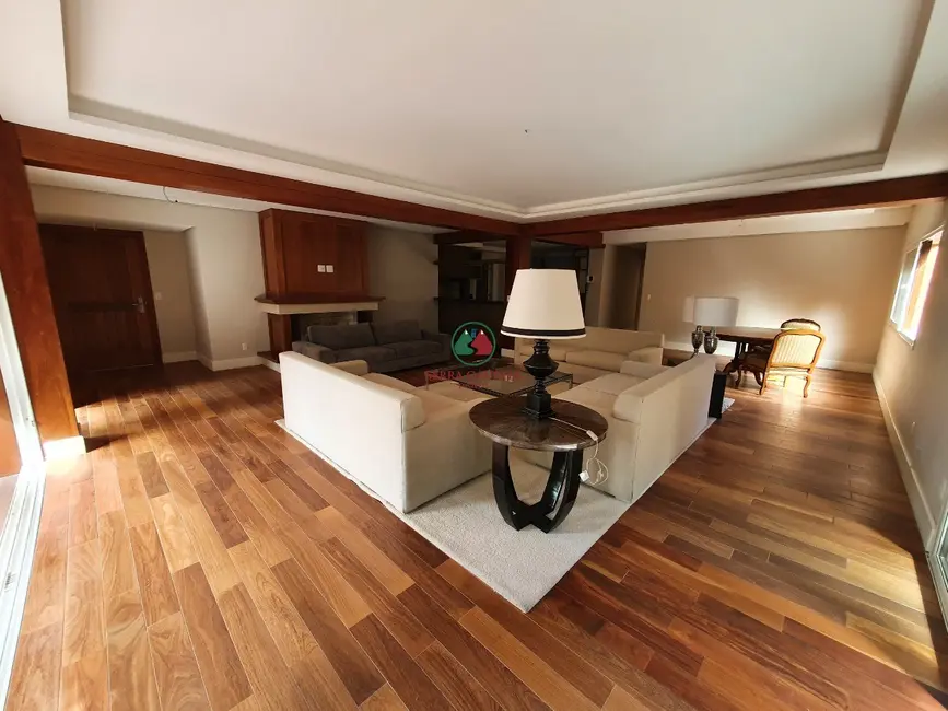 Apartamento com 3 quartos à venda, 223m2 em Centro, Gramado - RS - imagem 3 Foto 3 de Apartamento com 3 quartos à venda, 223m2 em Centro, Gramado - RS