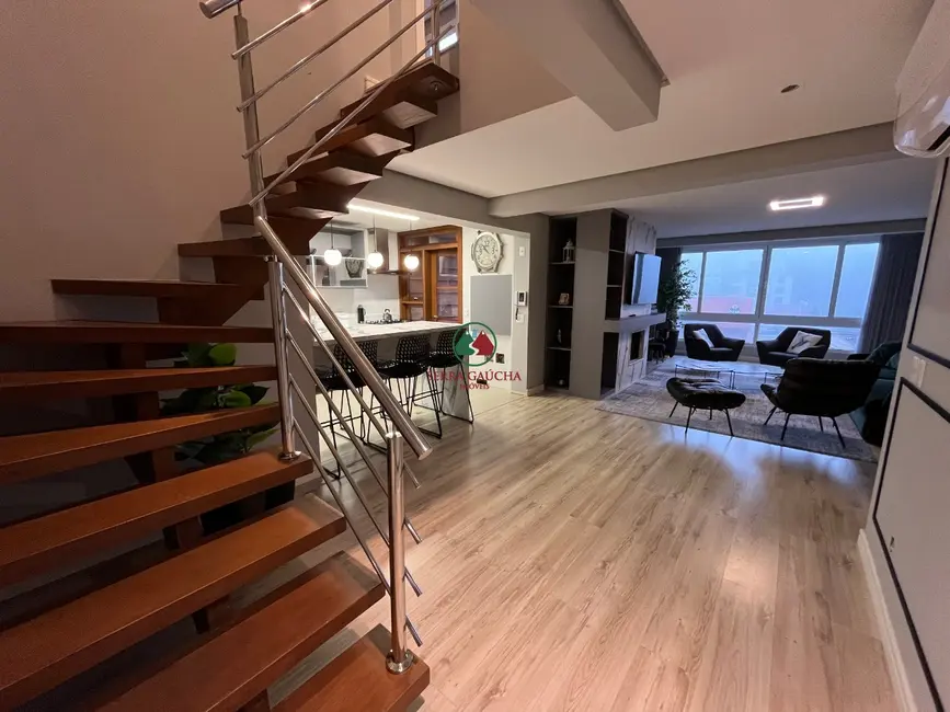 Apartamento com 4 quartos à venda, 316m2 em Centro, Gramado - RS - imagem 4 Foto 4 de Apartamento com 4 quartos à venda, 316m2 em Centro, Gramado - RS