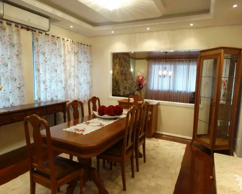 Casa com 6 quartos à venda, 545m2 em Centro, Canela - RS - imagem 6 Foto 6 de Casa com 6 quartos à venda, 545m2 em Centro, Canela - RS