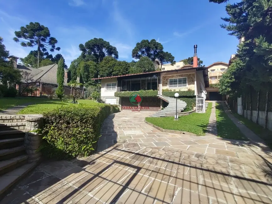 Casa com 6 quartos à venda, 545m2 em Centro, Canela - RS - imagem 4 Foto 4 de Casa com 6 quartos à venda, 545m2 em Centro, Canela - RS