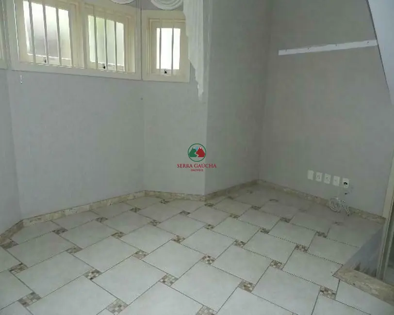 Casa com 4 quartos à venda, 268m2 em Canela - RS - imagem 6 Foto 6 de Casa com 4 quartos à venda, 268m2 em Canela - RS