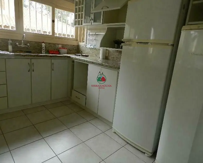 Casa com 4 quartos à venda, 268m2 em Canela - RS - imagem 4 Foto 4 de Casa com 4 quartos à venda, 268m2 em Canela - RS