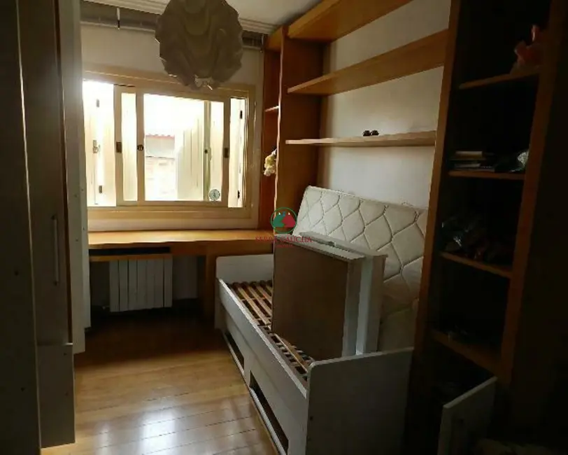 Casa com 4 quartos à venda, 268m2 em Canela - RS - imagem 9 Foto 9 de Casa com 4 quartos à venda, 268m2 em Canela - RS