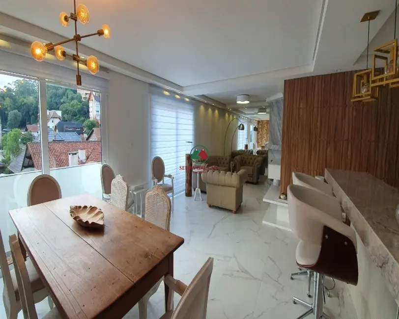 Foto 2 de Apartamento com 3 quartos à venda, 167m2 em Centro, Gramado - RS