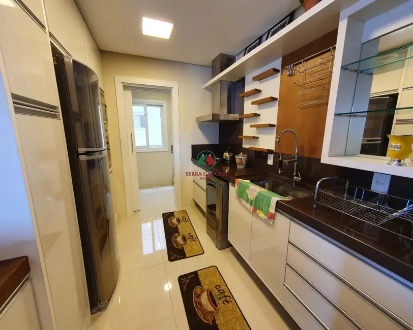 Apartamento com 4 quartos à venda, 280m2 em Centro, Gramado - RS - imagem 5 Foto 5 de Apartamento com 4 quartos à venda, 280m2 em Centro, Gramado - RS