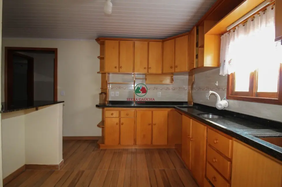 Casa com 4 quartos à venda, 163m2 em Canela - RS - imagem 6 Foto 6 de Casa com 4 quartos à venda, 163m2 em Canela - RS