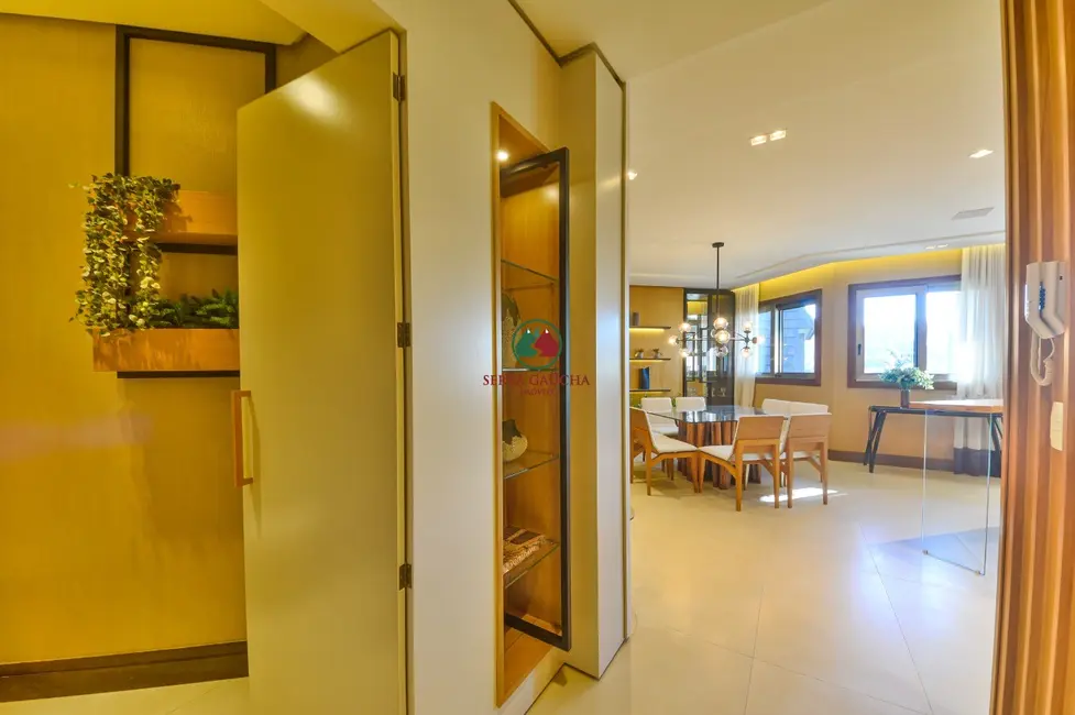 Apartamento com 3 quartos à venda e para alugar, 179m2 em Centro, Gramado - RS - imagem 3 Foto 3 de Apartamento com 3 quartos à venda e para alugar, 179m2 em Centro, Gramado - RS