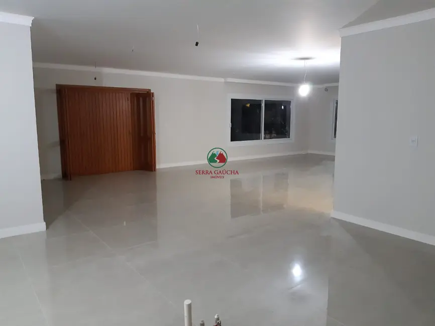 Casa com 3 quartos à venda, 220m2 em Canela - RS - imagem 3 Foto 3 de Casa com 3 quartos à venda, 220m2 em Canela - RS