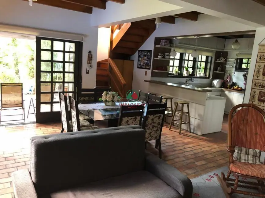 Casa com 3 quartos à venda, 132m2 em Canela - RS - imagem 6 Foto 6 de Casa com 3 quartos à venda, 132m2 em Canela - RS