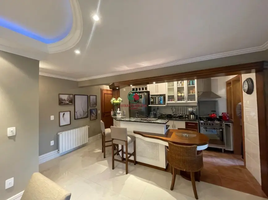 Apartamento com 3 quartos à venda, 99m2 em Centro, Gramado - RS - imagem 8 Foto 8 de Apartamento com 3 quartos à venda, 99m2 em Centro, Gramado - RS