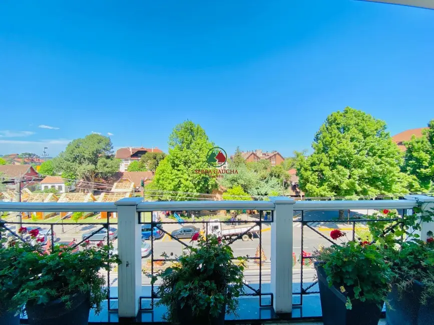 Apartamento com 3 quartos à venda, 172m2 em Centro, Gramado - RS - imagem 5 Foto 5 de Apartamento com 3 quartos à venda, 172m2 em Centro, Gramado - RS