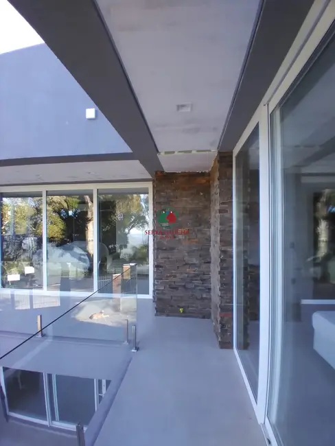 Casa com 3 quartos à venda, 310m2 em Canela - RS - imagem 7 Foto 7 de Casa com 3 quartos à venda, 310m2 em Canela - RS