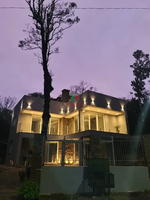 Foto 2 de Casa com 3 quartos à venda, 310m2 em Canela - RS