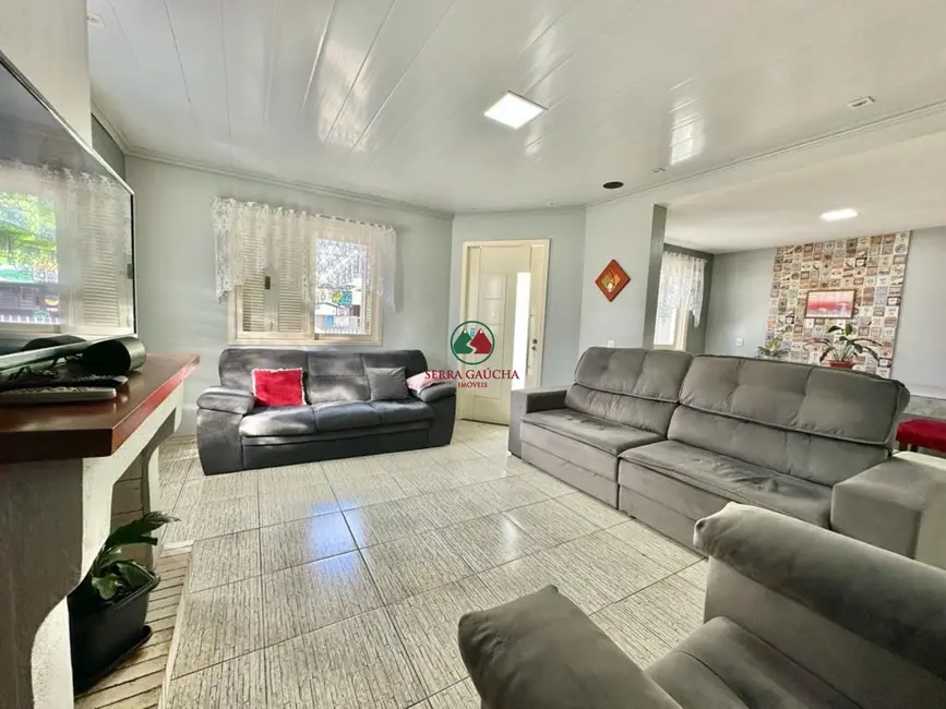 Casa com 4 quartos à venda, 180m2 em Centro, Canela - RS - imagem 6 Foto 6 de Casa com 4 quartos à venda, 180m2 em Centro, Canela - RS