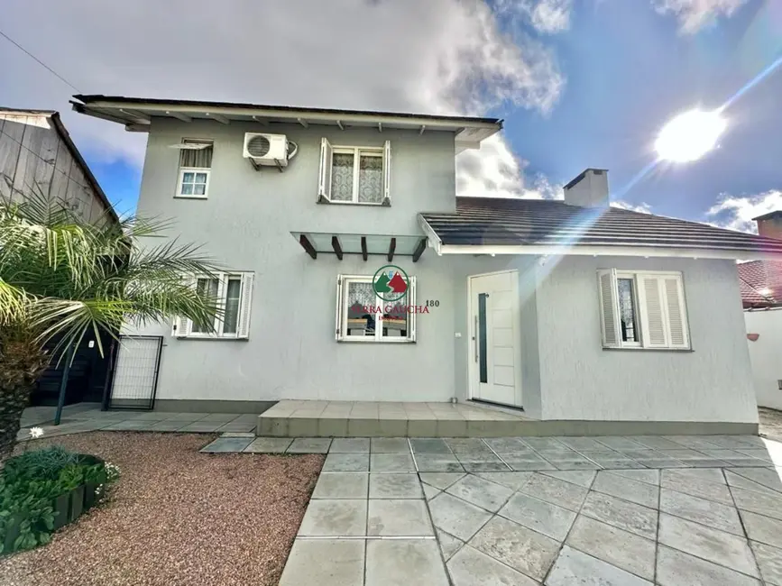 Casa com 4 quartos à venda, 180m2 em Centro, Canela - RS - imagem 5 Foto 5 de Casa com 4 quartos à venda, 180m2 em Centro, Canela - RS