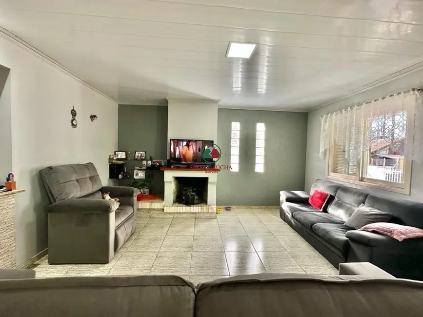 Casa com 4 quartos à venda, 180m2 em Centro, Canela - RS - imagem 7 Foto 7 de Casa com 4 quartos à venda, 180m2 em Centro, Canela - RS