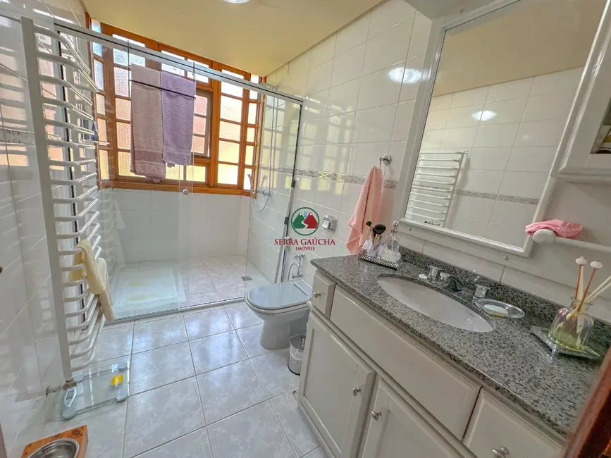 Apartamento com 4 quartos à venda, 141m2 em Gramado - RS - imagem 7 Foto 7 de Apartamento com 4 quartos à venda, 141m2 em Gramado - RS