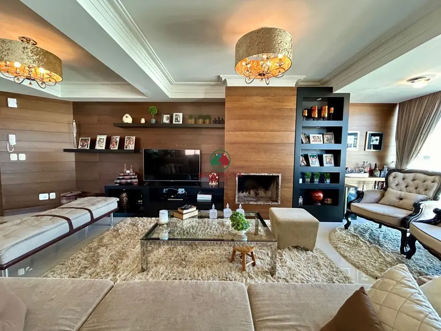 Foto 2 de Apartamento com 3 quartos à venda, 147m2 em Centro, Gramado - RS