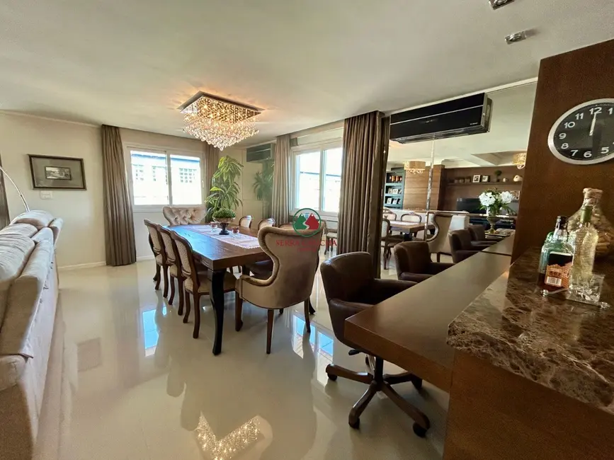 Foto 9 de Apartamento com 3 quartos à venda, 147m2 em Centro, Gramado - RS