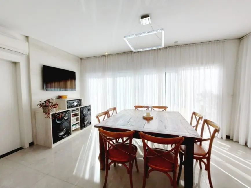 Casa com 3 quartos à venda, 275m2 em Campo Bom - RS - imagem 6 Foto 6 de Casa com 3 quartos à venda, 275m2 em Campo Bom - RS