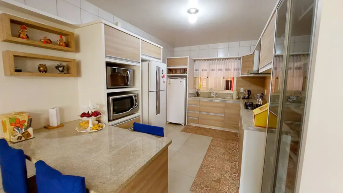 Foto 4 de Casa com 3 quartos à venda, 205m2 em Lira, Estancia Velha - RS