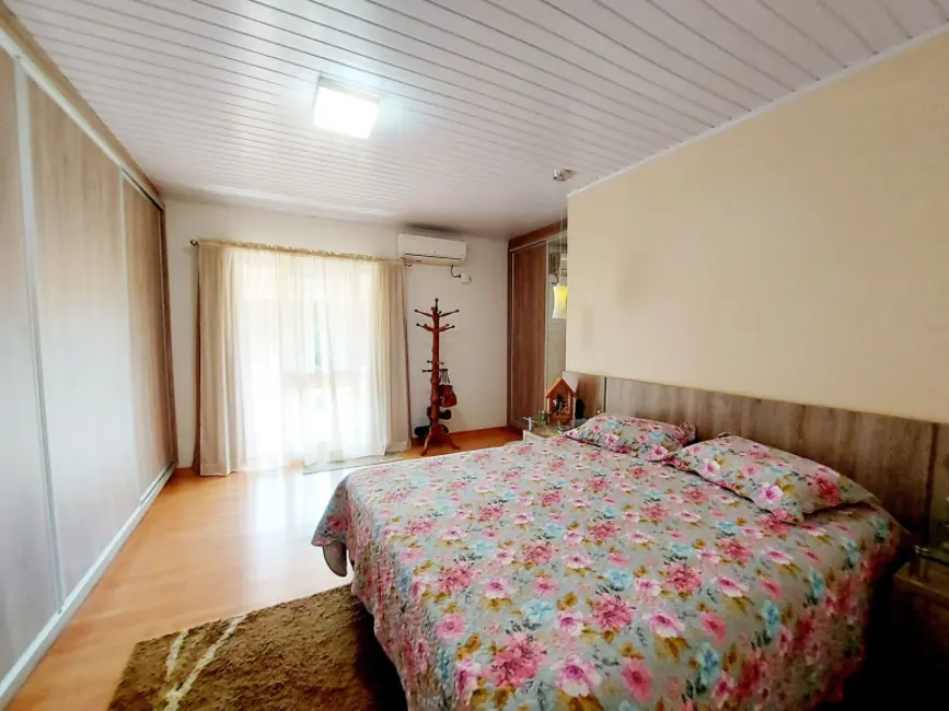 Foto 7 de Casa com 3 quartos à venda, 205m2 em Lira, Estancia Velha - RS